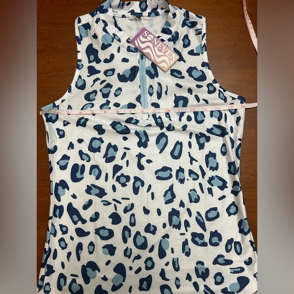 Soneven Women's Sleeveless Golf Shirts Printed Moisture Wicking V Neck

#18 - Picture 4 of 5